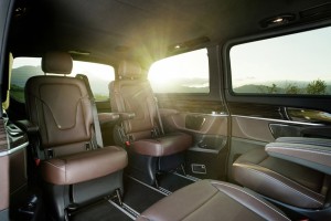 Die neue Mercedes-Benz V-Klasse – Interieur, Leder Nappa maron The new Mercedes-Benz V-Class – Interior, marron nappa leather