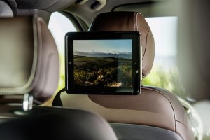Die neue Mercedes-Benz V-Klasse – Interieur, Leder Nappa maron, ipad Halter The new Mercedes-Benz V-Class – Interior, marron nappa leather, ipad device