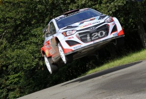 Thierry Neuville (#7 Hyundai i20 WRC, copilot Nicolas Gilsoul)